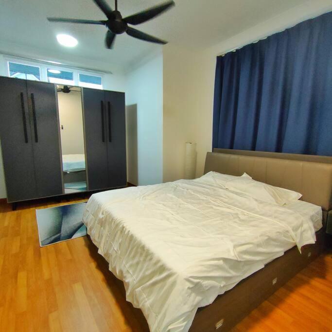 3 Storey Swimming Pool&Projector House Setia Alam Shah Alam Extérieur photo