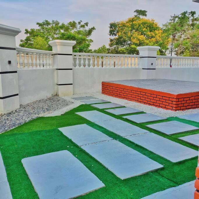 3 Storey Swimming Pool&Projector House Setia Alam Shah Alam Extérieur photo